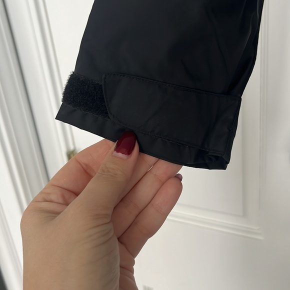 Columbia Wind Breaker - Picture 3 of 5